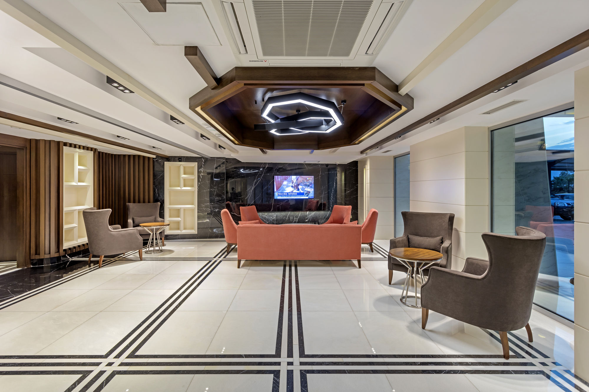 Hotel B Business & 5*