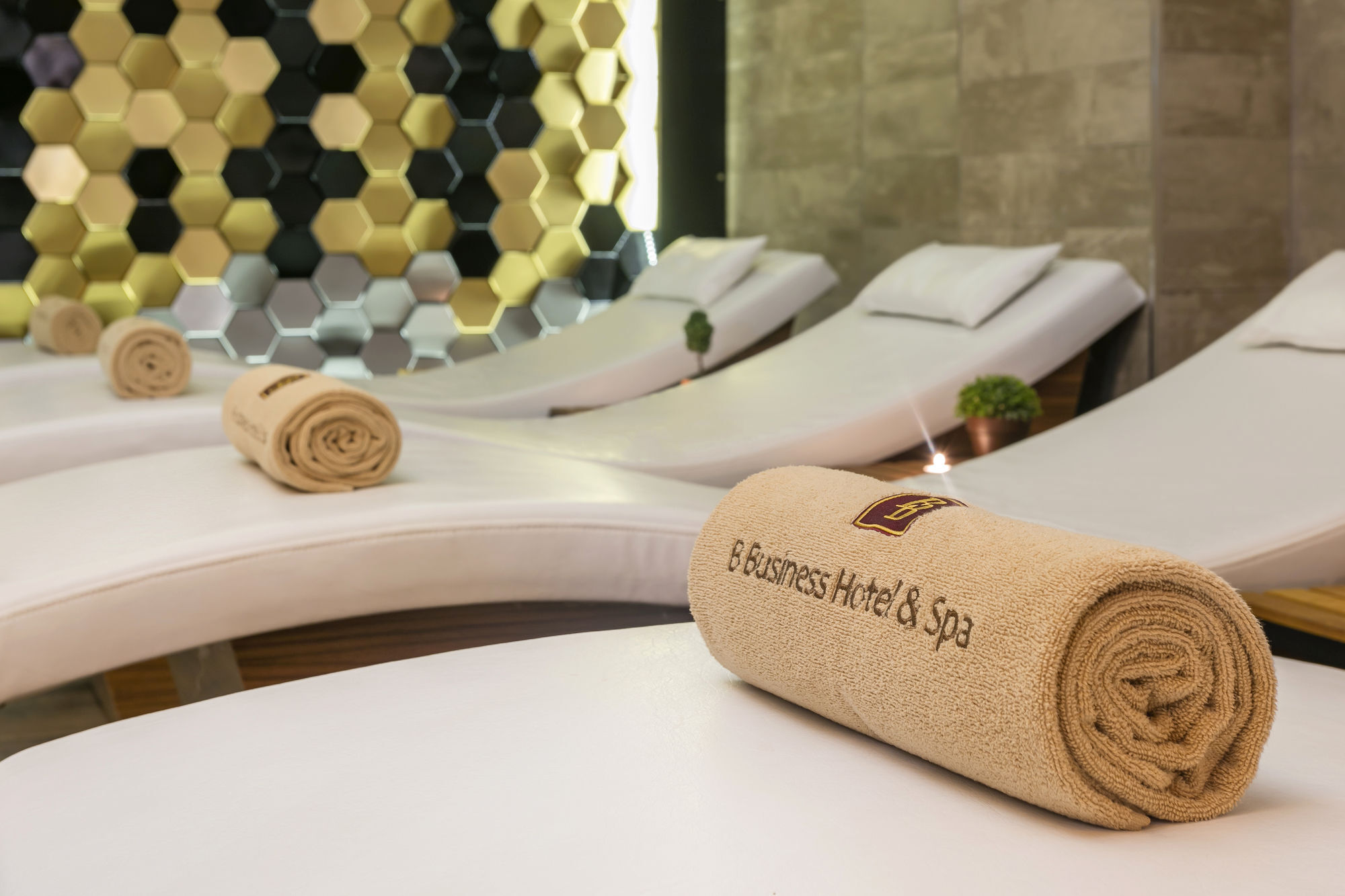 Hotel B Business & 5*