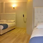 Pure Diamond Hotel