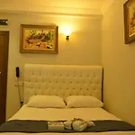 Pure Diamond Hotel