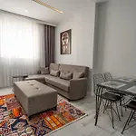 Charming And Central Flat Near Beach In Muratpasa