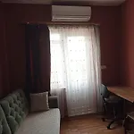 Eva Gold Apart
