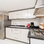 Superb Flat Near Hadrian\'S Gate