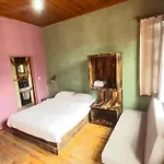 Otel Wood House