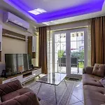 Chic Villa W Patio 5 Min To Beach In Antalya