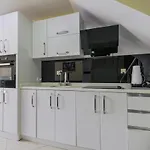 Chic Villa W Patio 5 Min To Beach In Antalya