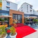 Mrt Suites Lara