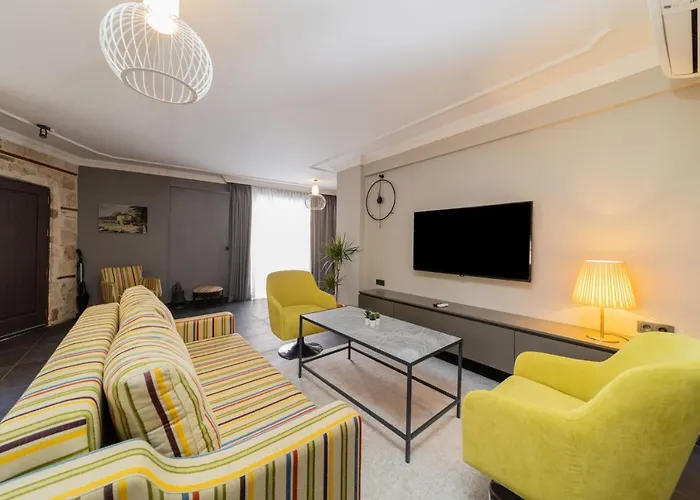 Modern And Fully Furnished Flat In Antalya