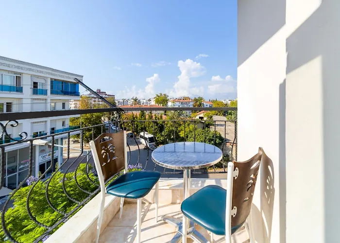 Central Flat W Balcony 10 Min To Hadrian Gates