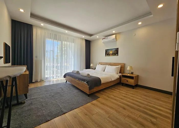 New Flat&Large Living Space 2-1 Near Lara Beach