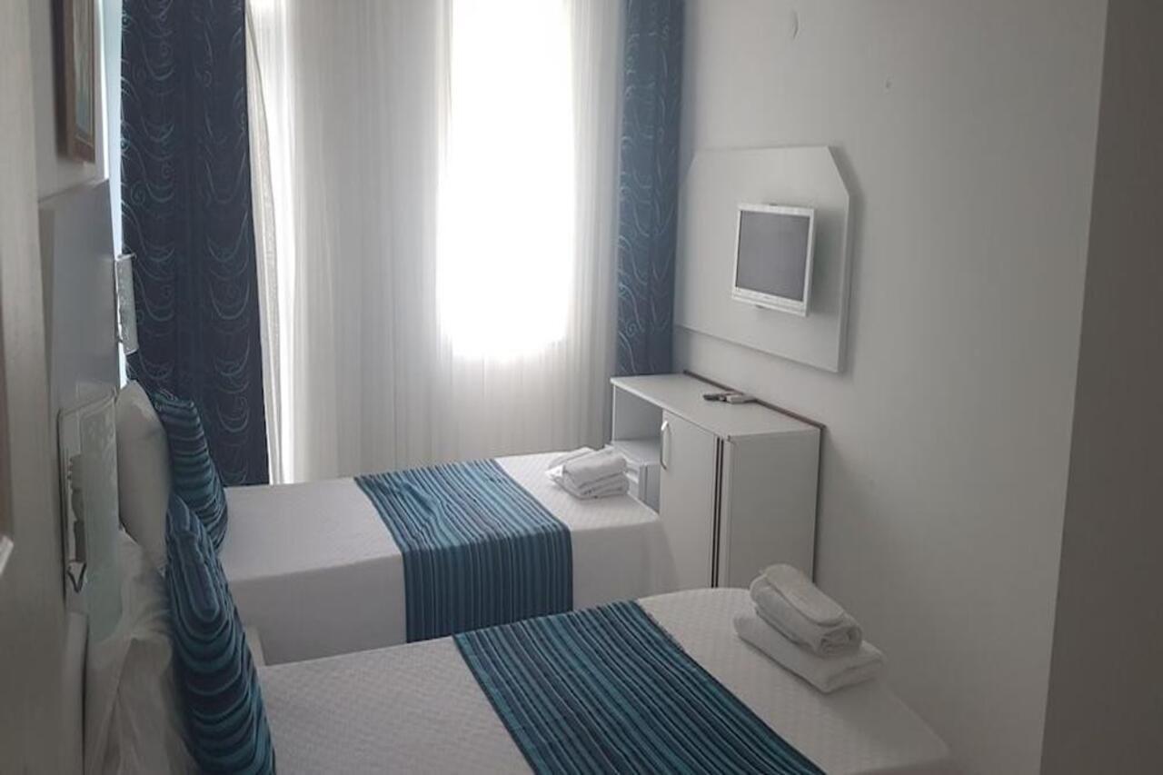 Otel Teos