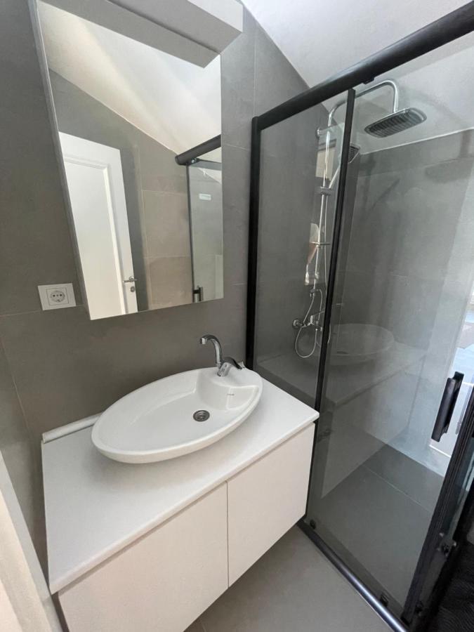 Apartment Brand New Building In Kundu, In The Heart Of *