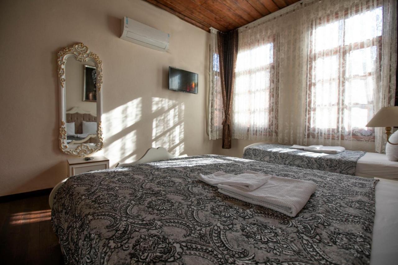 Hostel Lily Town