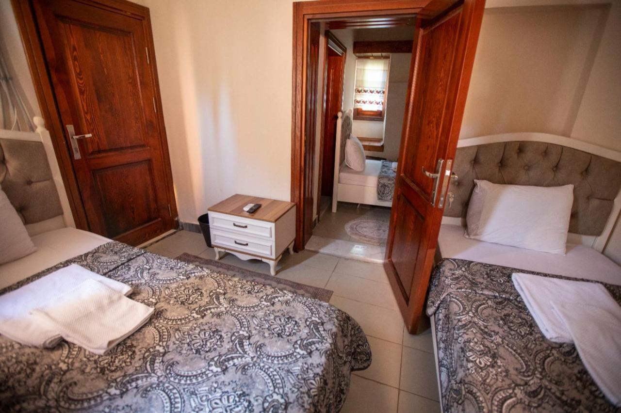Lily Town Hostel *