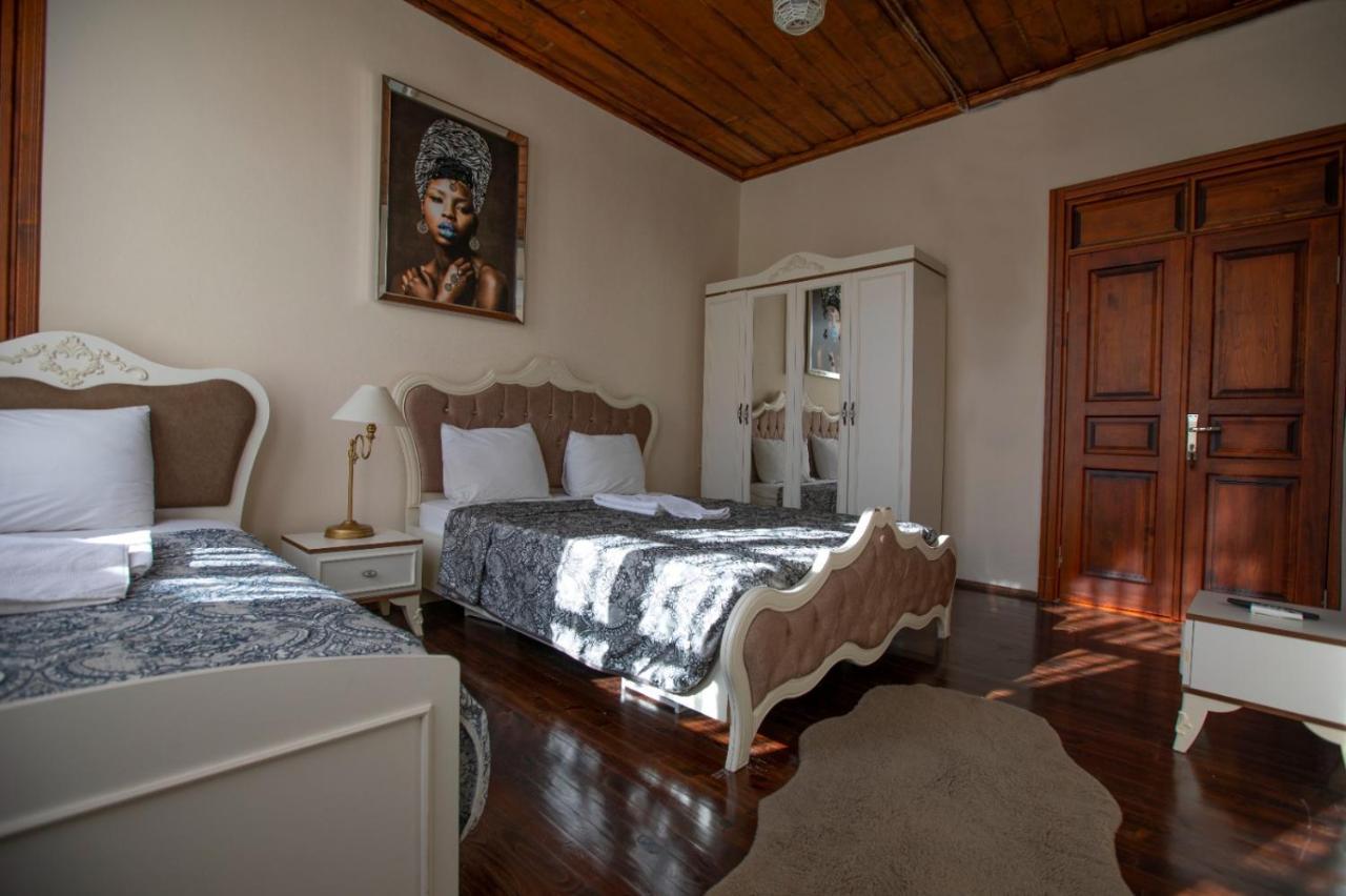 Lily Town Hostel *