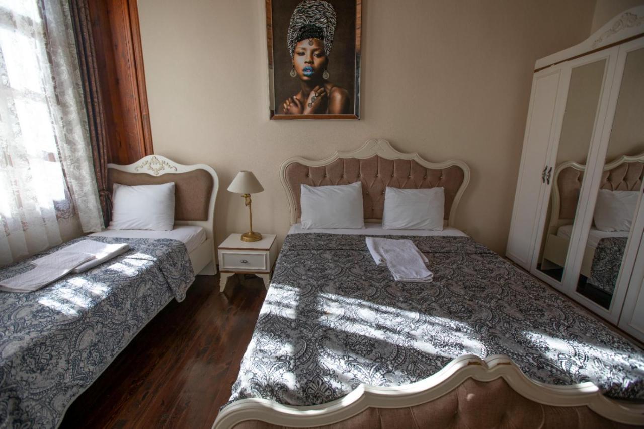 Lily Town Hostel Antalya