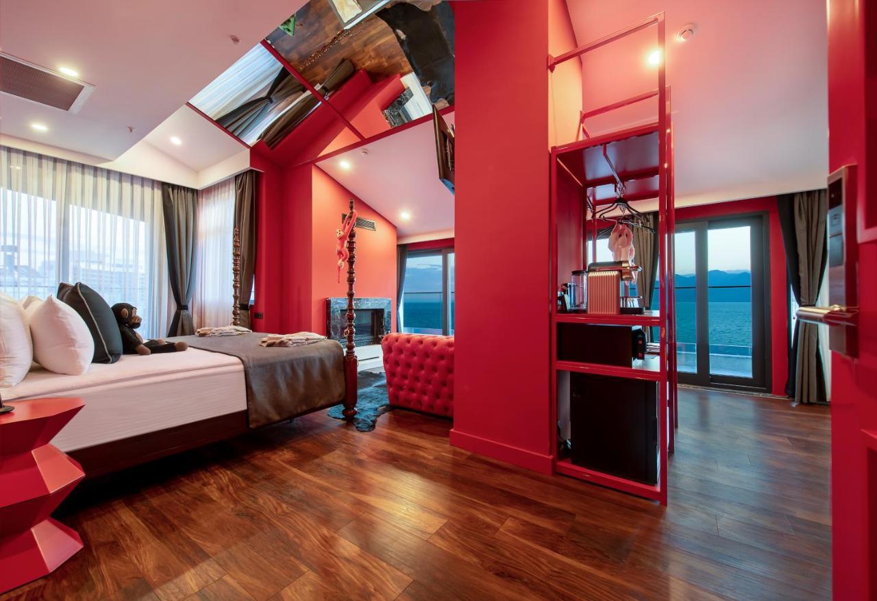 Lucky Monkey Hotel 2*
