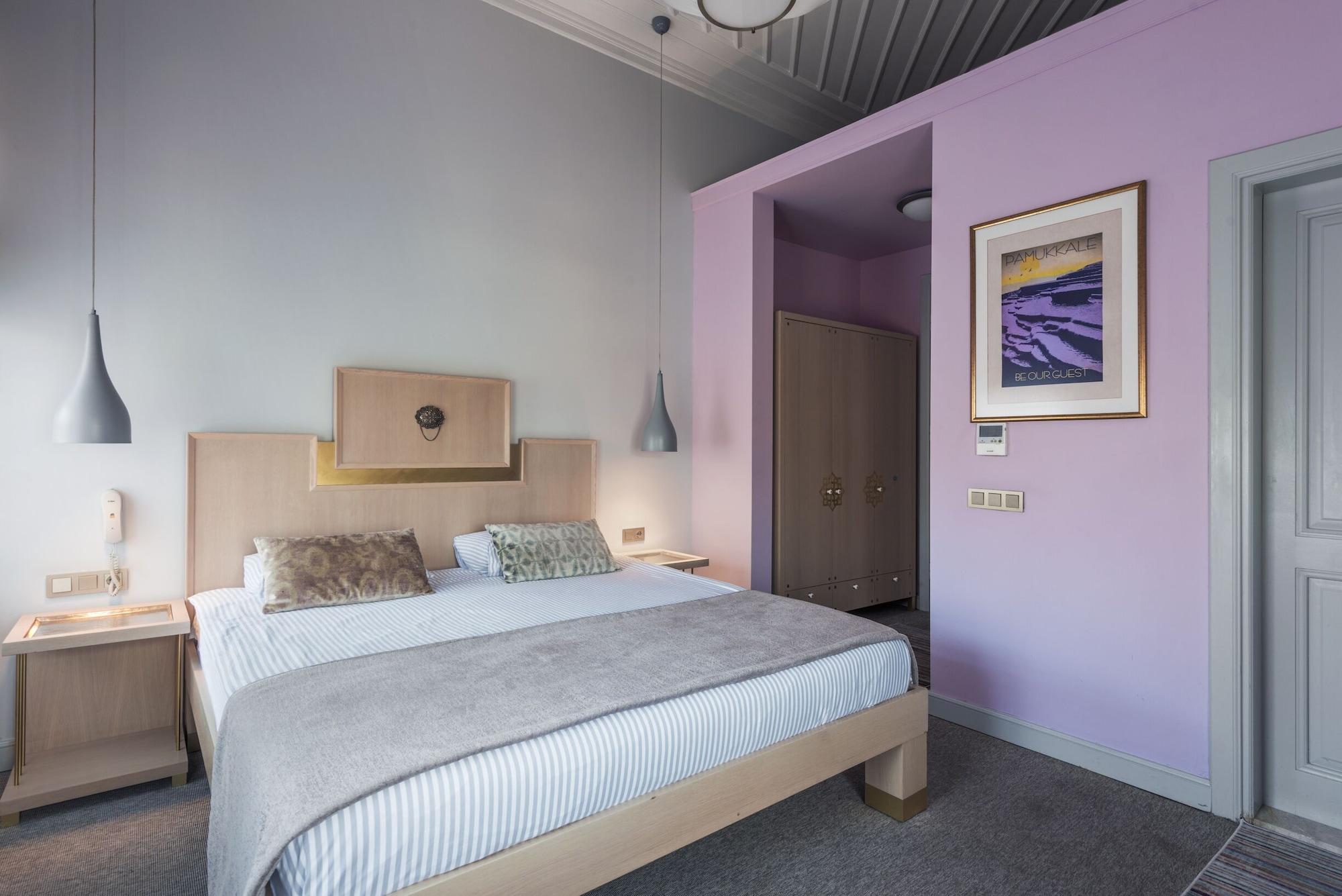 Delight Deluxe Hotel 4*