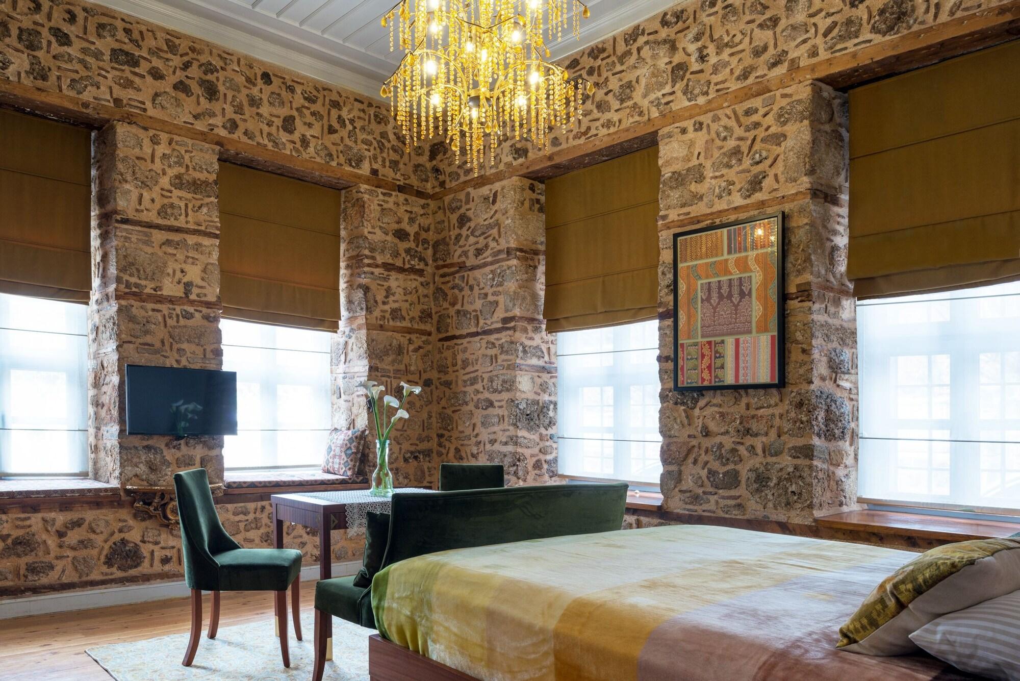 Hotel Delight Deluxe 4*