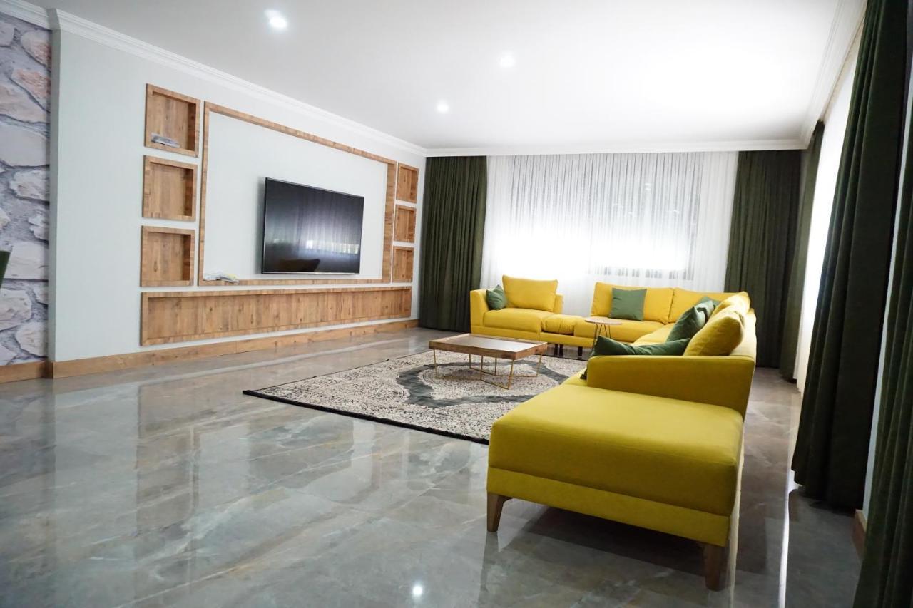 Silyan Villa *