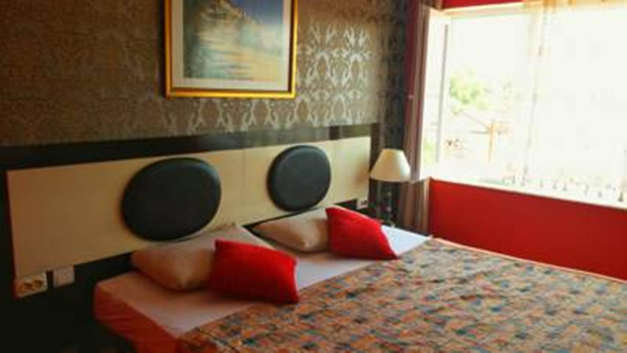 Otel Twenty 2*