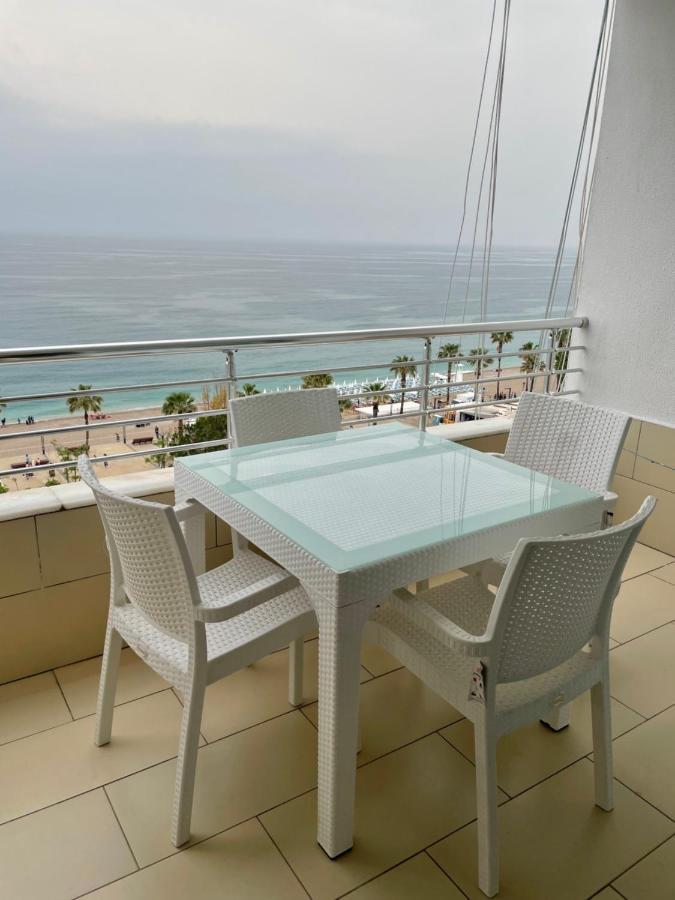 A Peaceful With A Unique View Apartment *