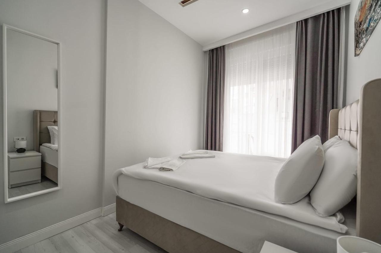 Charming And Central Flat Near Beach In Muratpasa Apartment