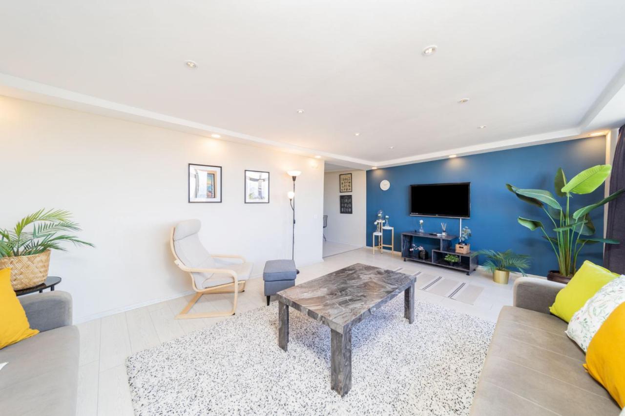 Superb Flat Near Hadrian's Gate Apartment Antalya