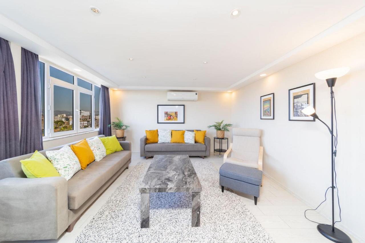 Superb Flat Near Hadrian's Gate *