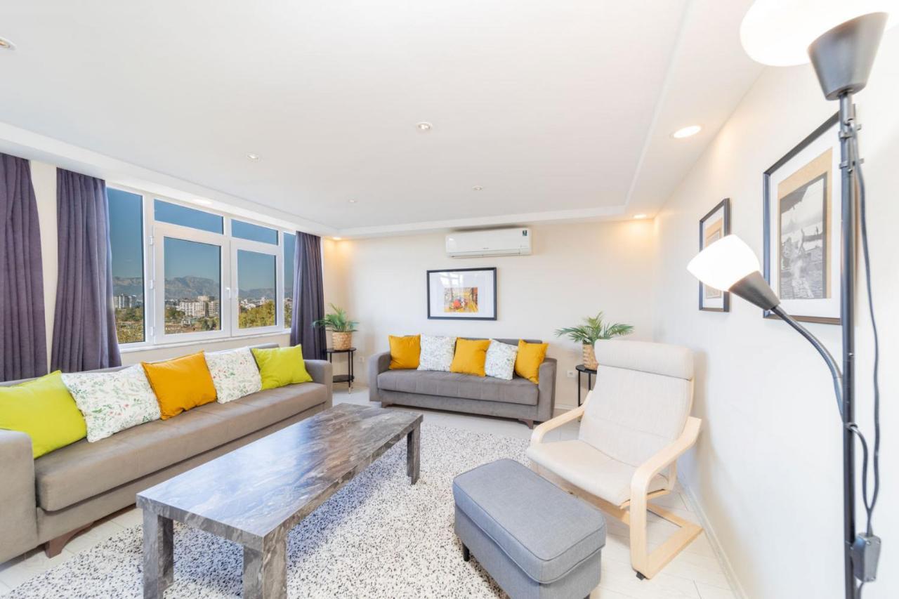 Superb Flat Near Hadrian's Gate * Antalya
