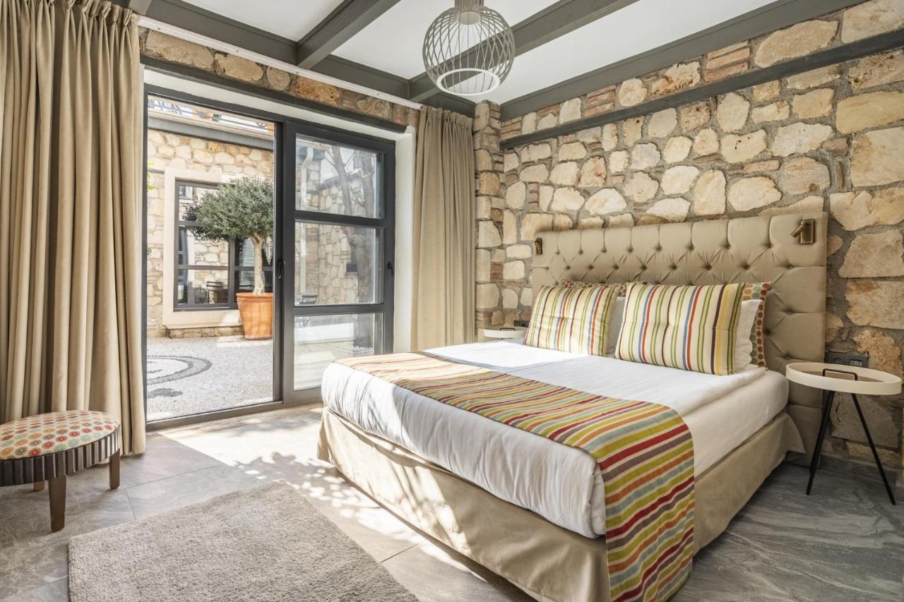 Charming Flat Near Hadrians Gate