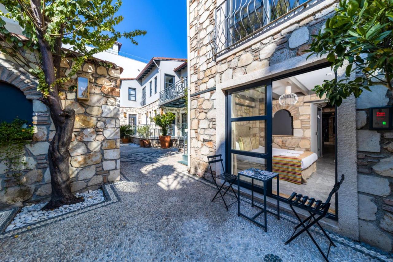 Charming Flat Near Hadrians Gate