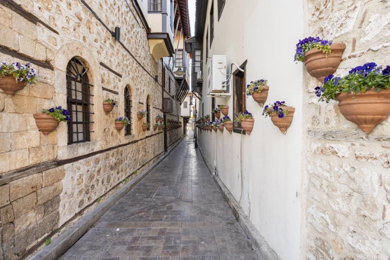 Charming Flat Near Hadrians Gate Apartment