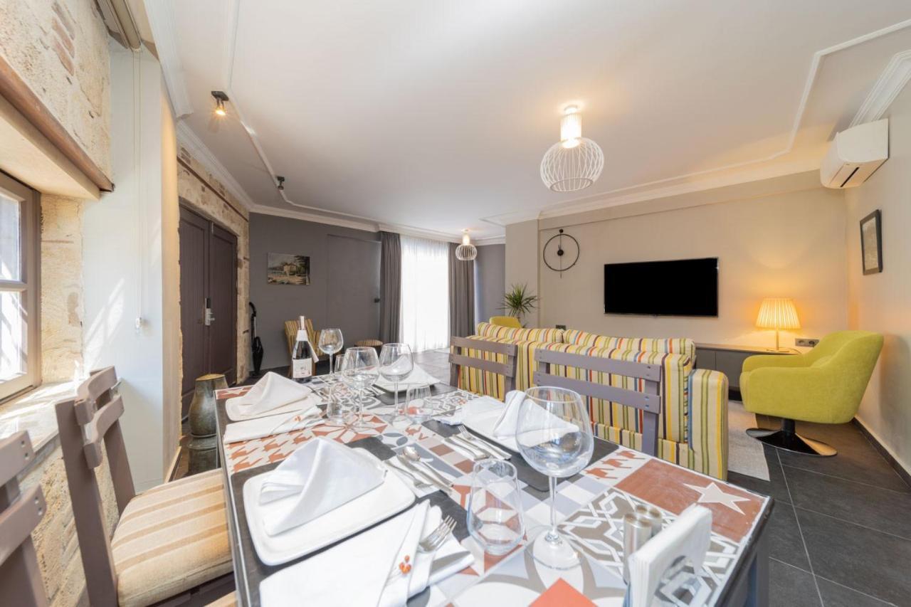 Modern And Fully Furnished Flat In Apartment