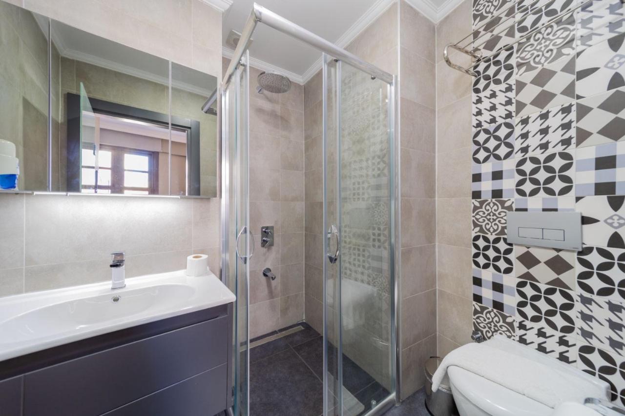 Modern And Fully Furnished Flat In