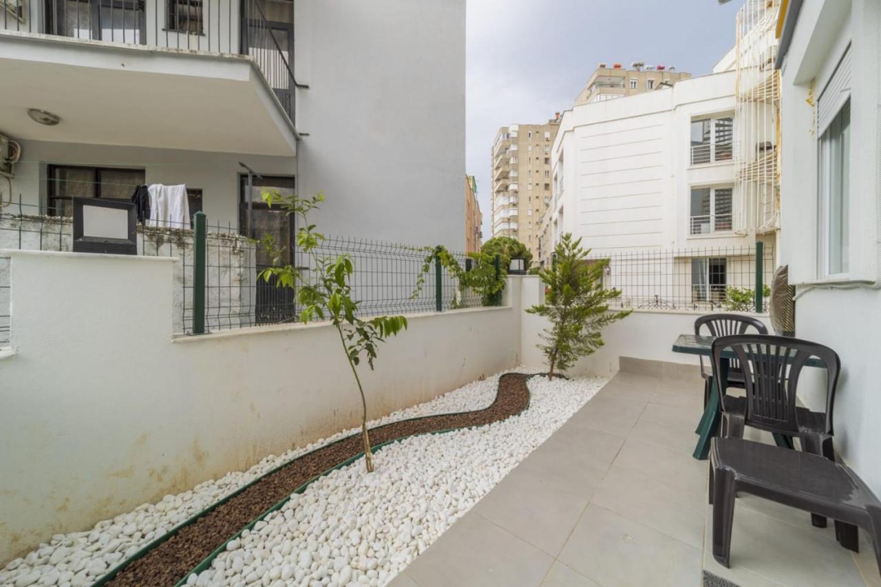 Charming And Central Flat Near Beach In Muratpasa Apartment