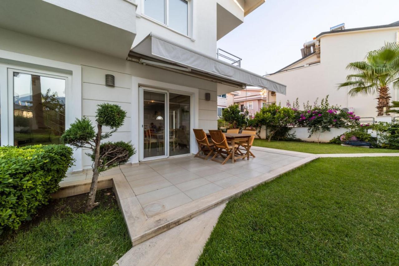 With Garden And Pool In Kemer Villa