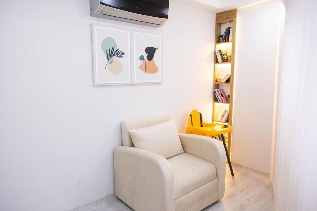 Dt Insta- Worthy, Cozy, Rare Apt Ofc Apartment