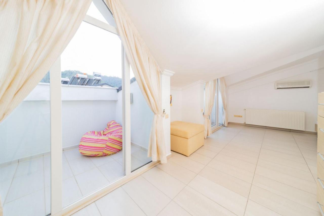 Villa With Garden And Pool In Kemer