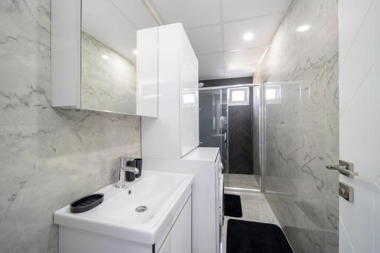 Modern And Central Duplex Near Beach In *