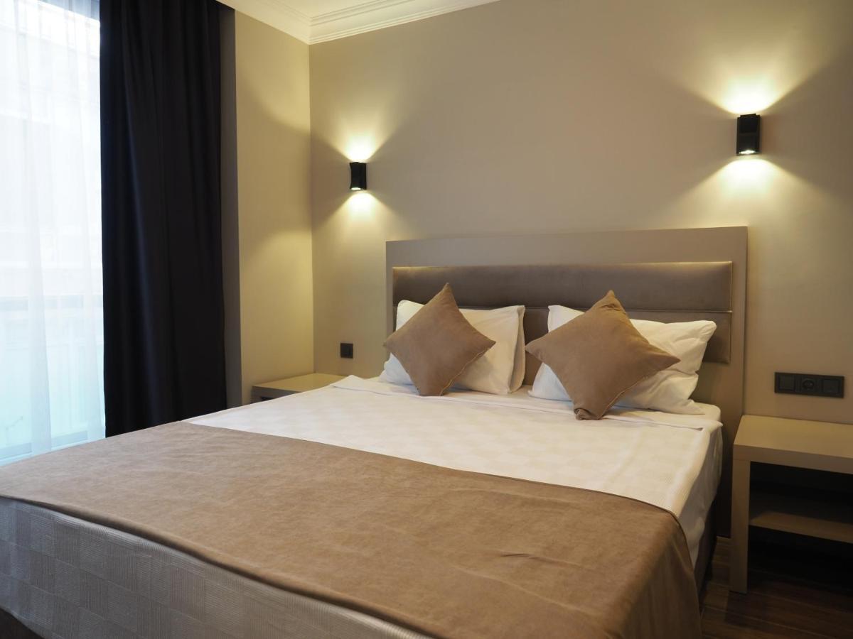Otel Zenia *