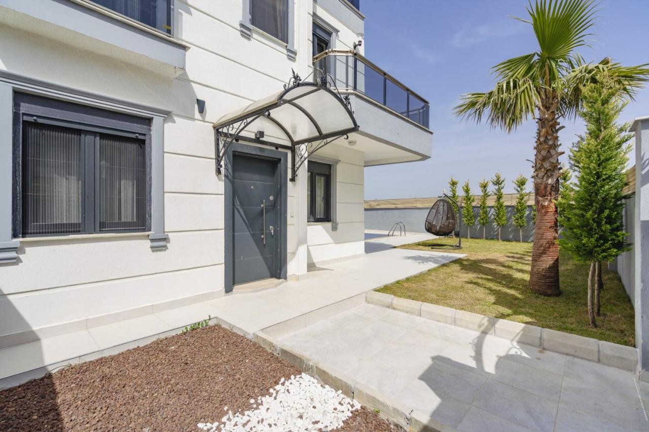 Secluded With Private Pool In Villa Antalya