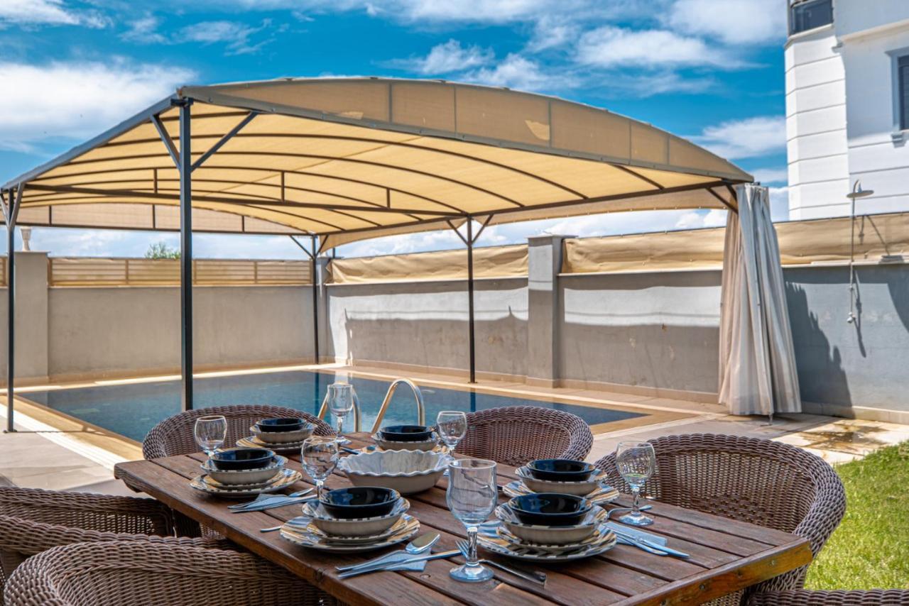 Villa Secluded With Private Pool In