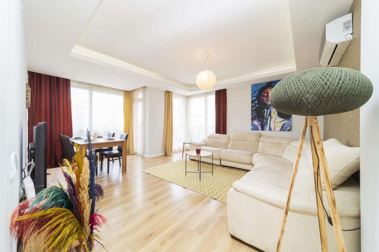 Appartement Luminous Flat 15 Min To Hadrian Gates Antalya