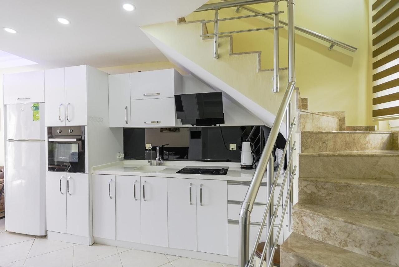 Chic W Patio 5 Min To In Apartment Antalya