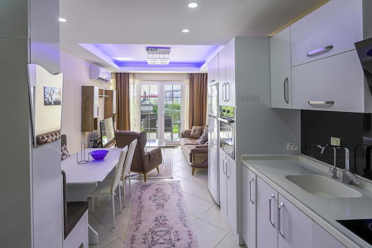 Chic W Patio 5 Min To In Apartment Antalya