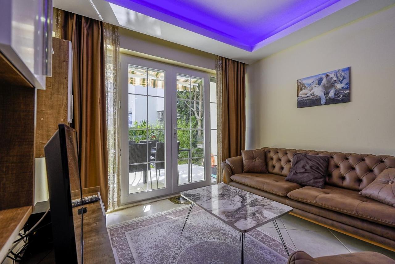 Apartment Chic W Patio 5 Min To In Antalya