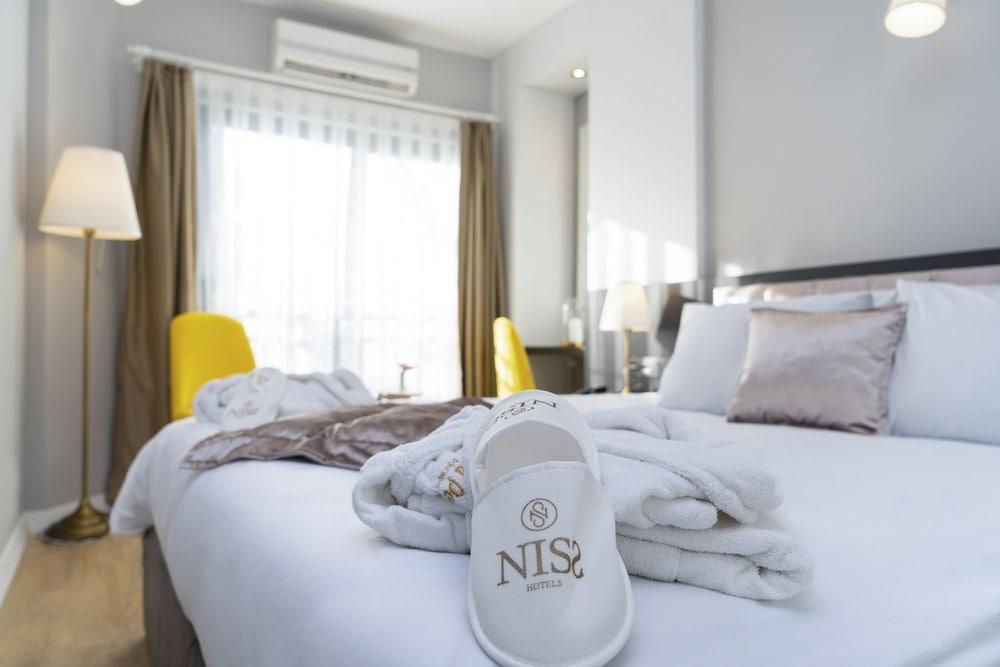 Hotel Niss Lara 3*