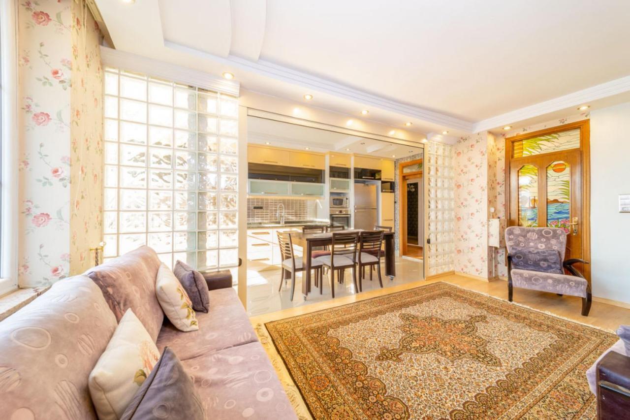 Lovely Flat With Sea View Near In Muratpasa