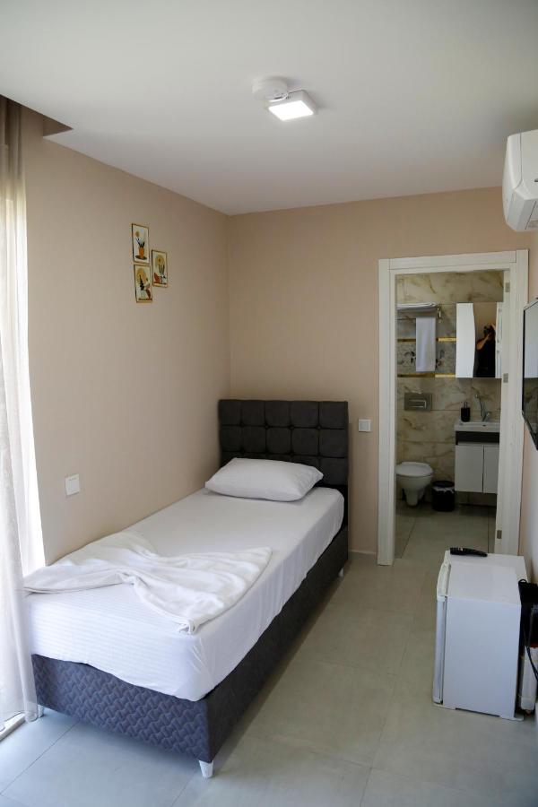 Dea Del Hotel *